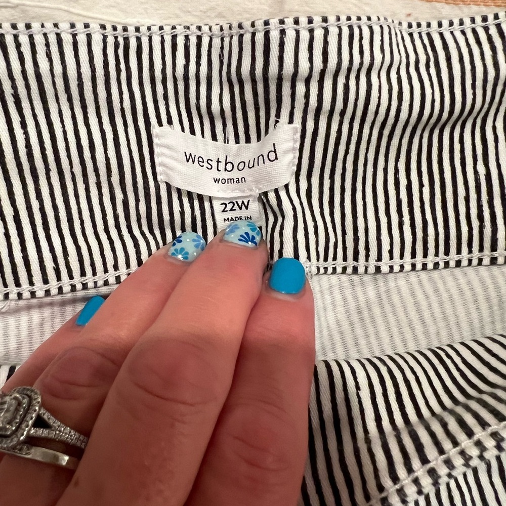 Westbound Woman Shorts